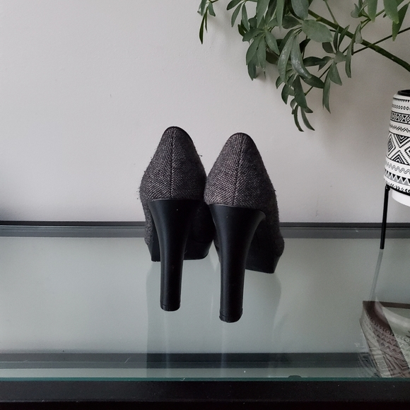 Christian Siriano peep toe heels in grey tweed us size 7 - Picture 3 of 3